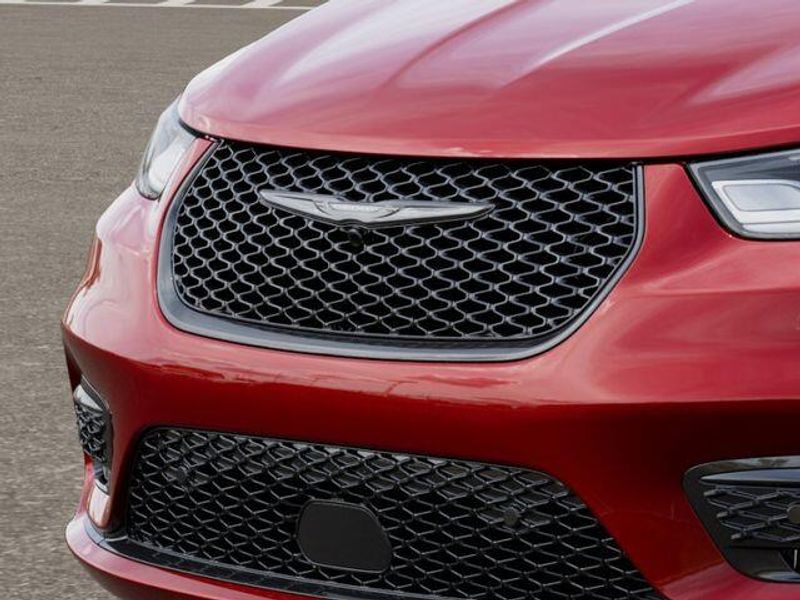 New 2026 Chrysler Pacifica SelectImage 11