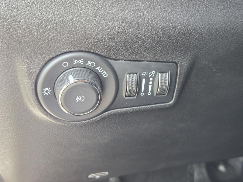 Used 2023 Jeep Compass Limited 4x4