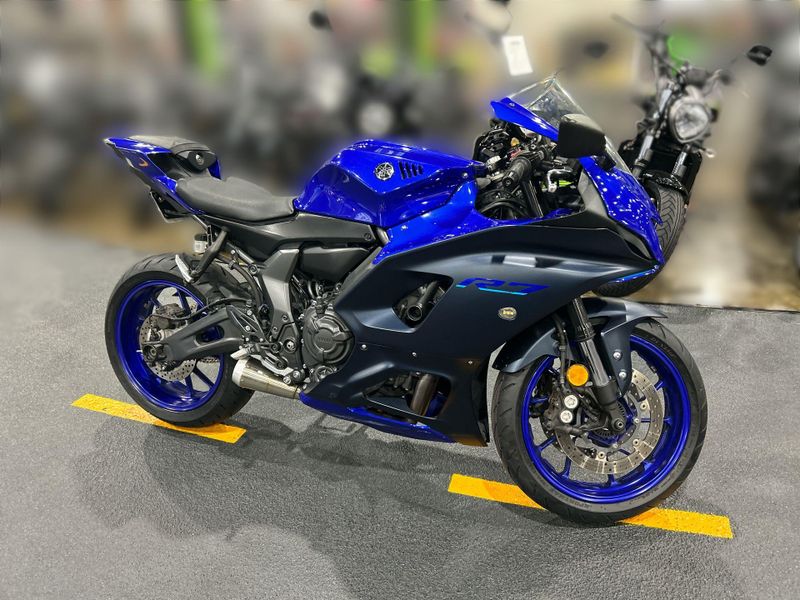 Used 2023 Yamaha YZF-R7 Image 11