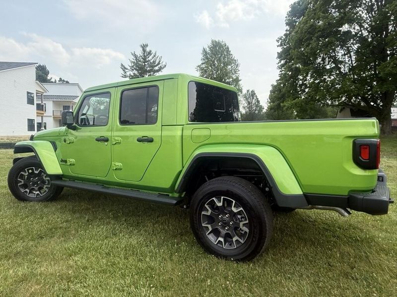2025 Jeep Gladiator Sport S photo 5