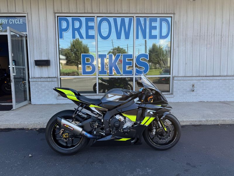 2016 Yamaha YZF-R1Image 1