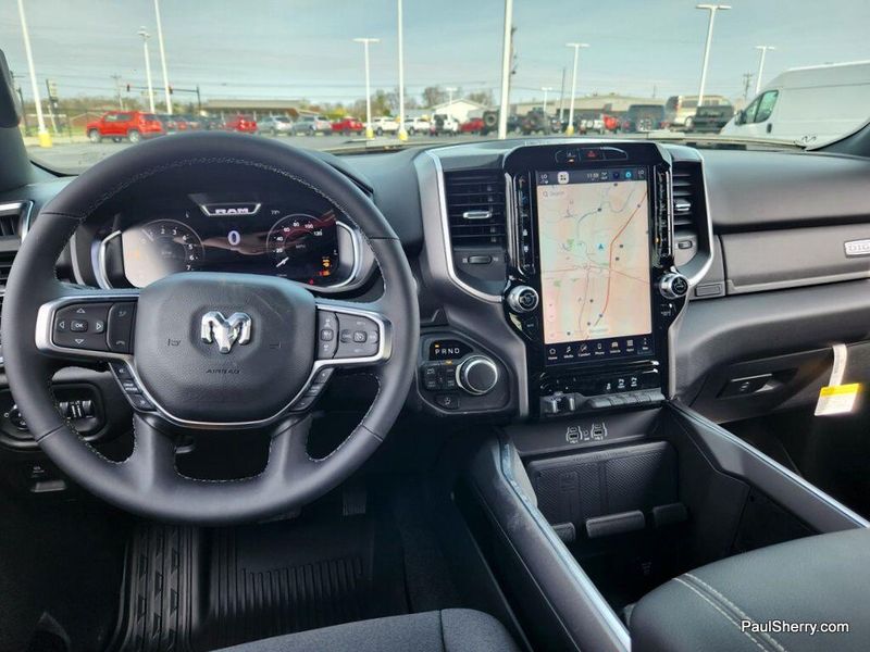 2025 RAM 1500 Big Horn Crew Cab 4x4 5