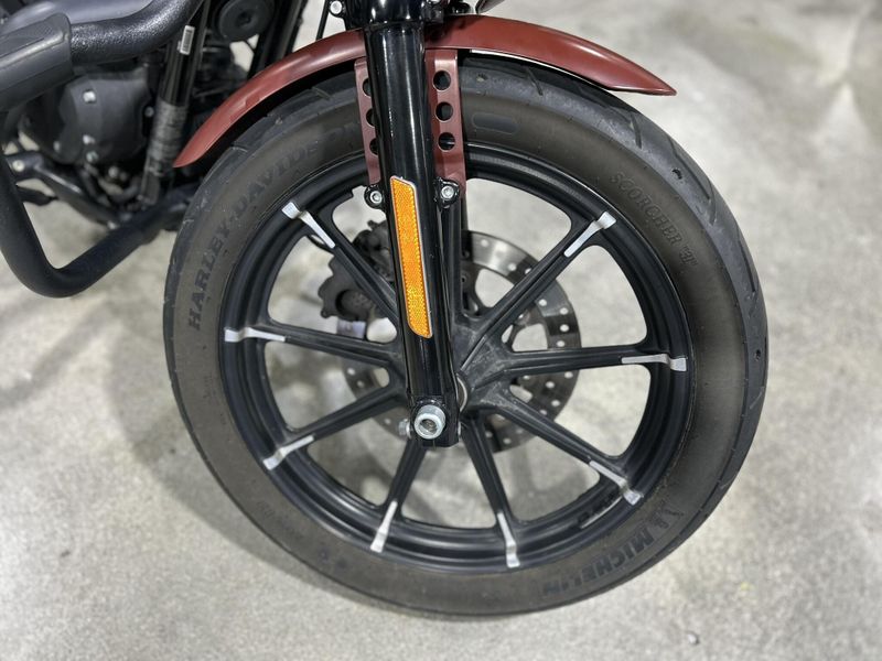 Used 2017 Harley-Davidson SPORTSTER IRON 883 Image 16