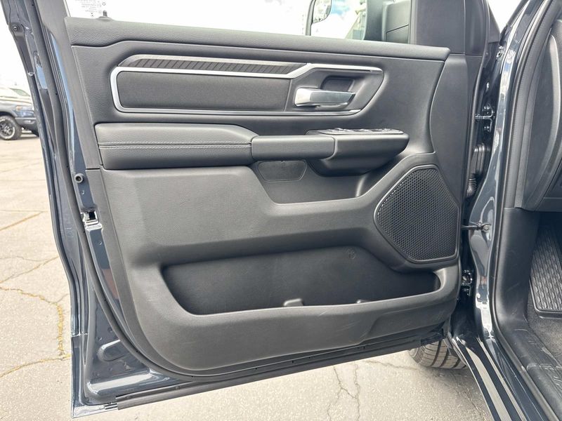New 2026 RAM 1500 Big Horn Crew Cab 4x2 5'7' Box