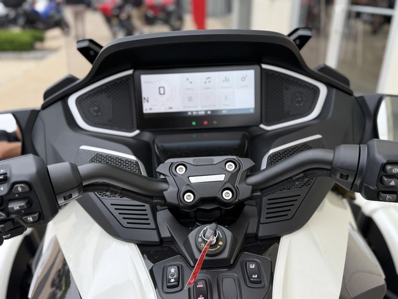 2026 Can-Am SPYDER RT LIMITEDImage 8