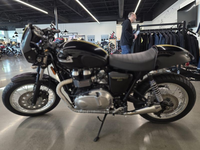 2015 Triumph THRUXTON 900 
