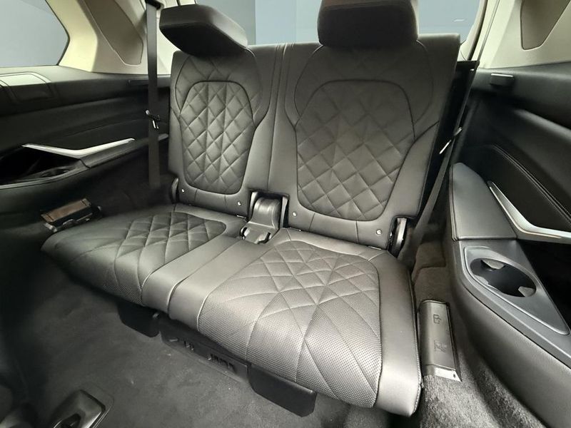 2025 BMW X7 xDrive40iImage 29