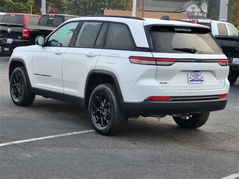 2025 Jeep Grand Cherokee Altitude X 4x4Image 4