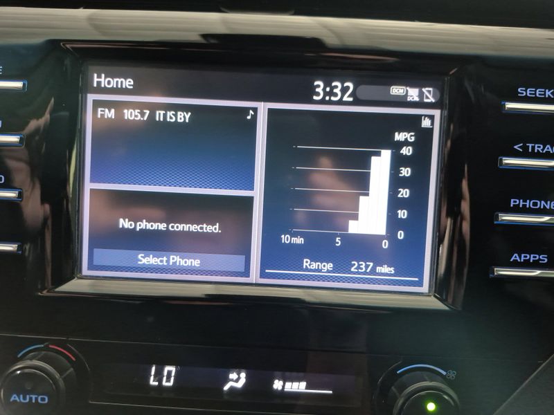 2019 Toyota Camry SEImage 27