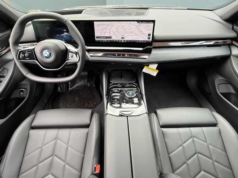 2025 BMW i5 eDrive40Image 27