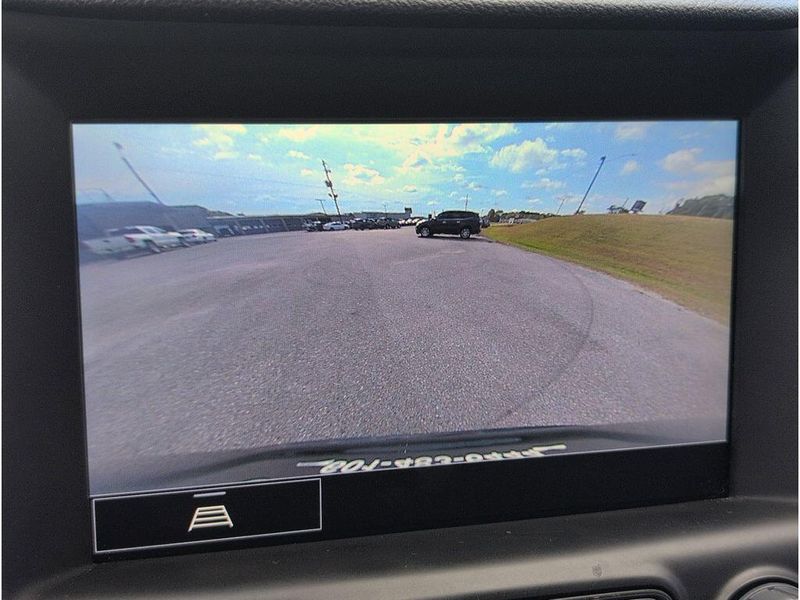 Used 2024 GMC Terrain SLEImage 16