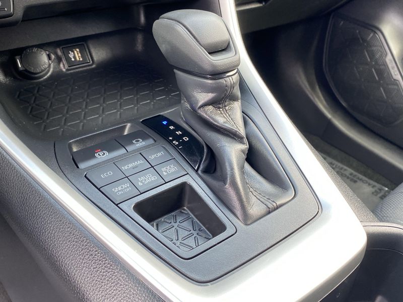 2023 Toyota RAV4 XLEImage 24