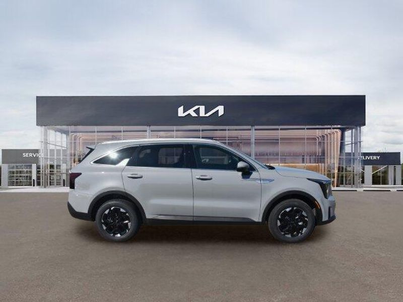 New 2026 Kia Sorento SImage 2