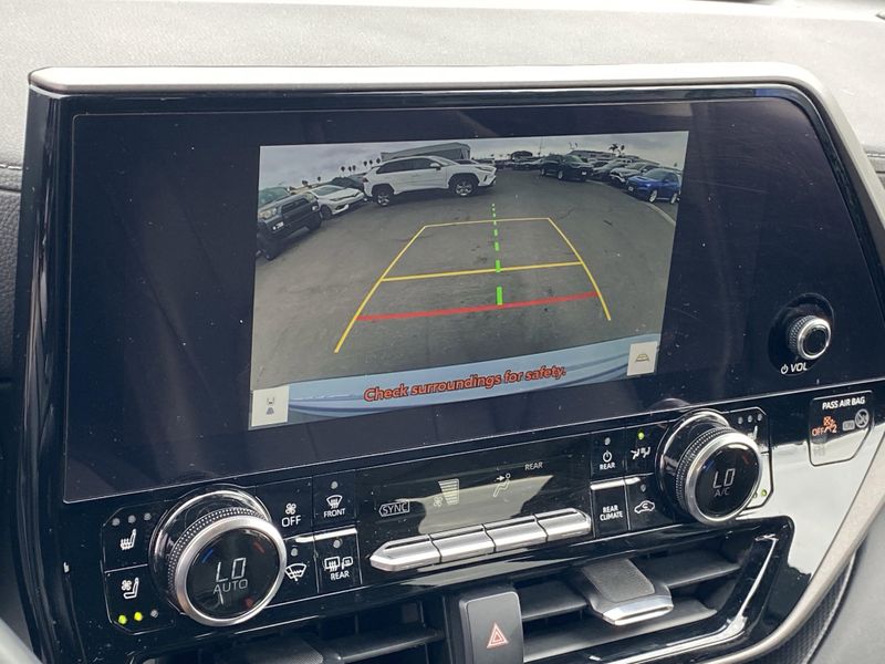 Used 2023 Toyota Highlander LimitedImage 6
