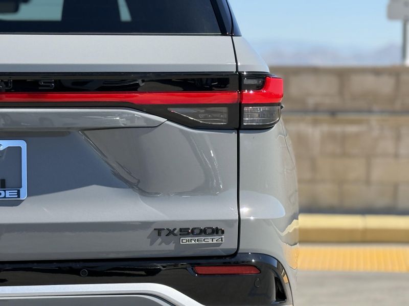 New 2026 Lexus TX 500h F SPORT Performance PremiumImage 12