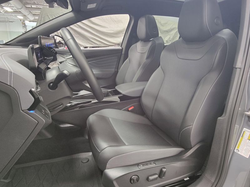 Used 2024 Volkswagen ID.4 S w/Glass RoofImage 14