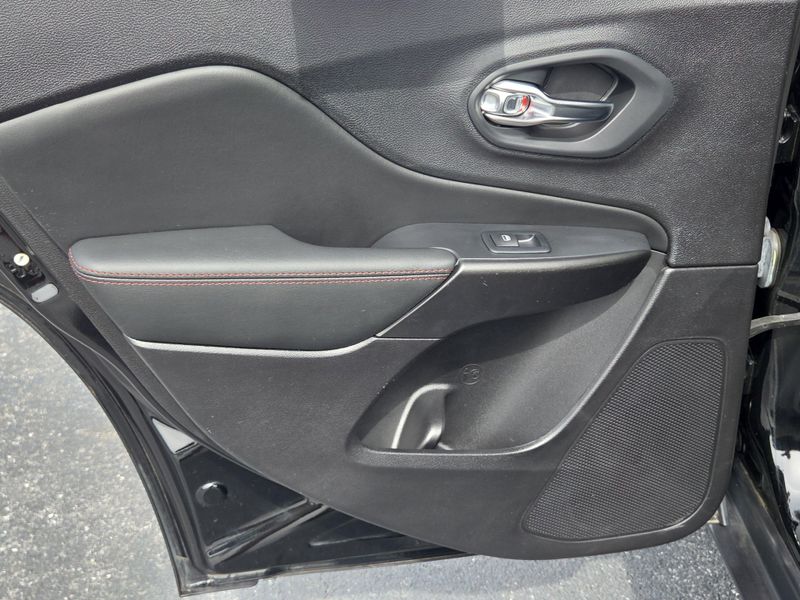 2022 Jeep Cherokee Trailhawk photo 21