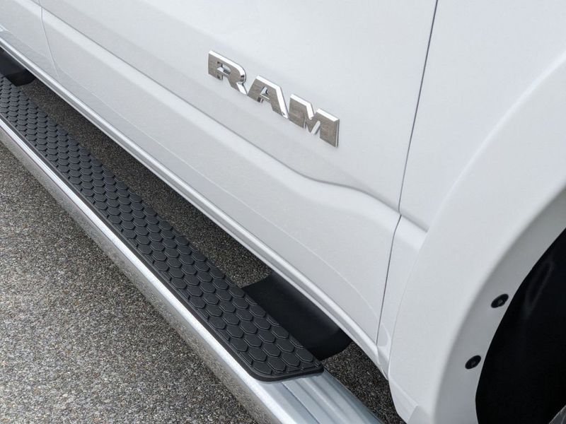 2025 RAM 1500 Big Horn Crew Cab 4x4 5