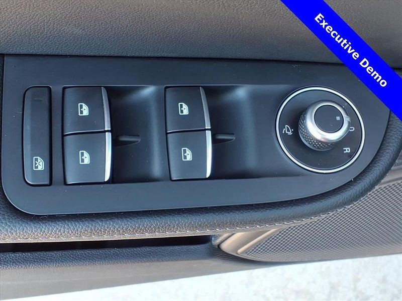 New 2025 Alfa Romeo Giulia RwdImage 17