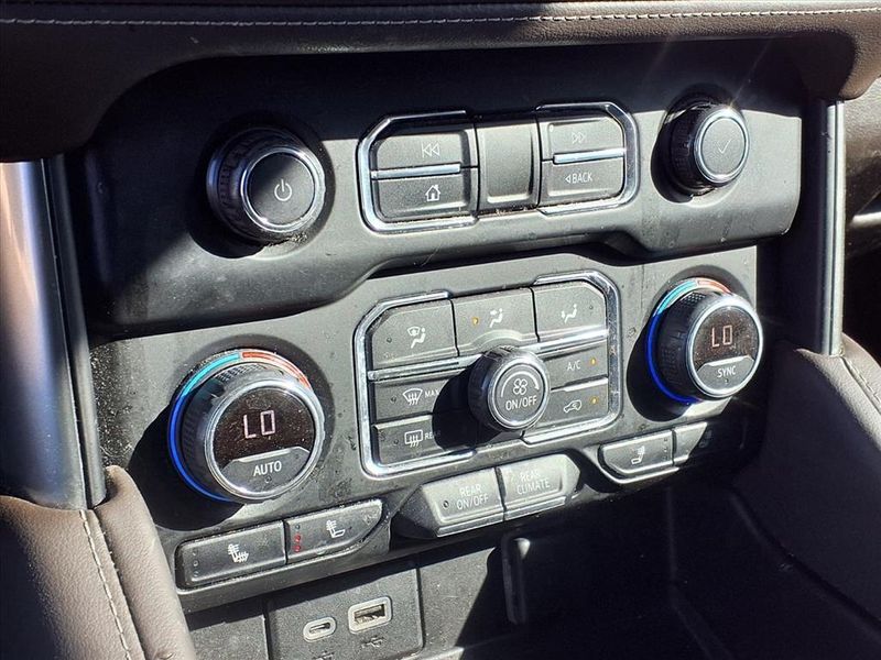 Used 2021 Chevrolet Suburban Z71Image 24