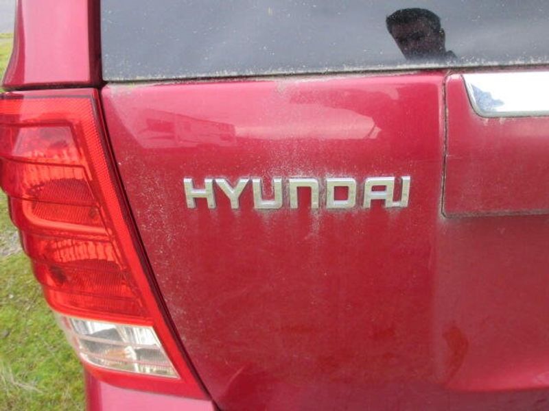 Used 2007 Hyundai Entourage Image 7