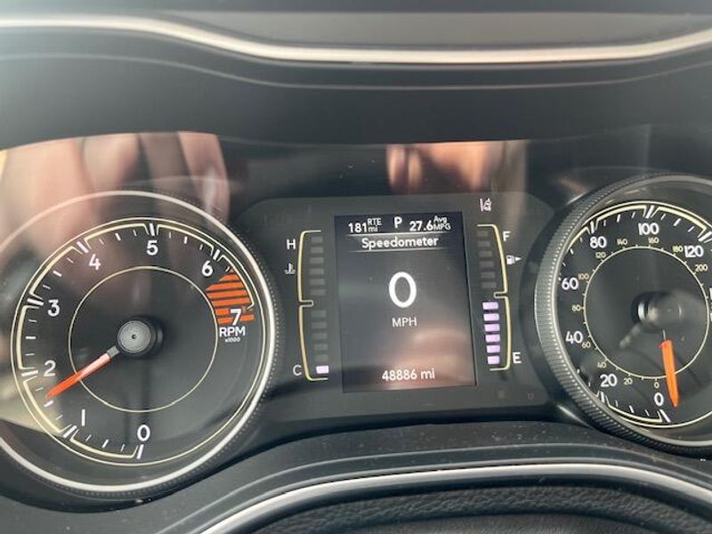 Used 2021 Jeep Cherokee Image 9