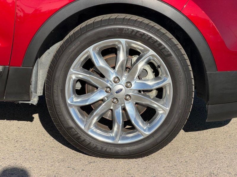Used 2014 Ford Explorer XLTImage 9