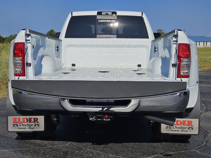 2024 RAM 3500 Tradesman Crew Cab 4x4 8