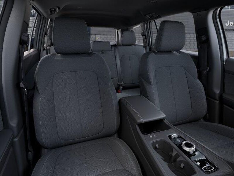 New 2026 Jeep Cherokee Laredo 4x4Image 16