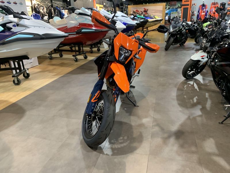 New 2026 KTM 690 SMC R Image 3
