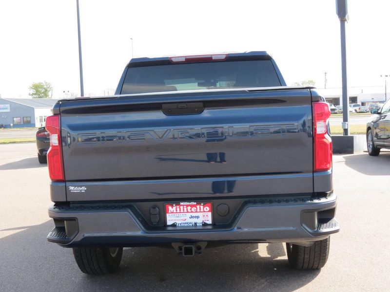 2021 Chevrolet Silverado 1500 Custom photo 3