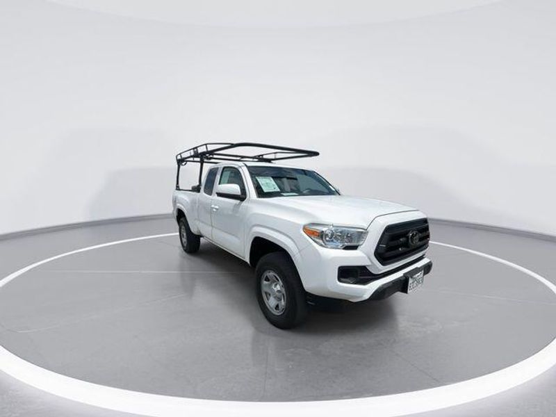 Used 2023 Toyota Tacoma SRImage 2