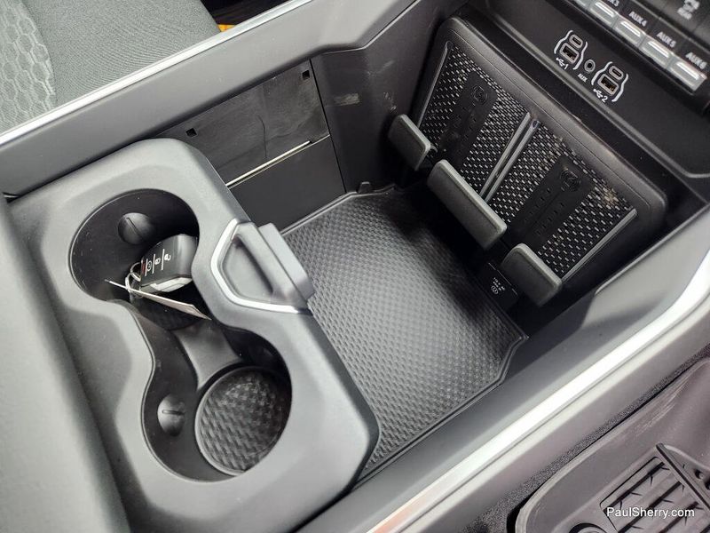 New 2026 RAM 3500 Big Horn Crew Cab 4x4 6'4' Box