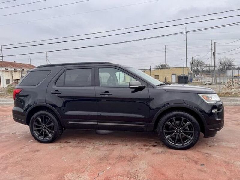 Used 2019 Ford Explorer XLTImage 4
