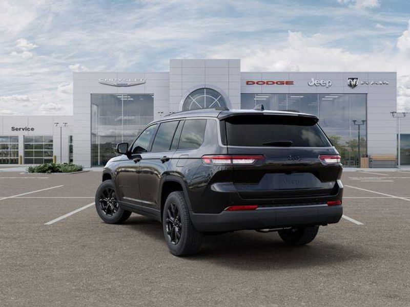 New 2026 Jeep Grand Cherokee L Laredo Altitude 4x4Image 3