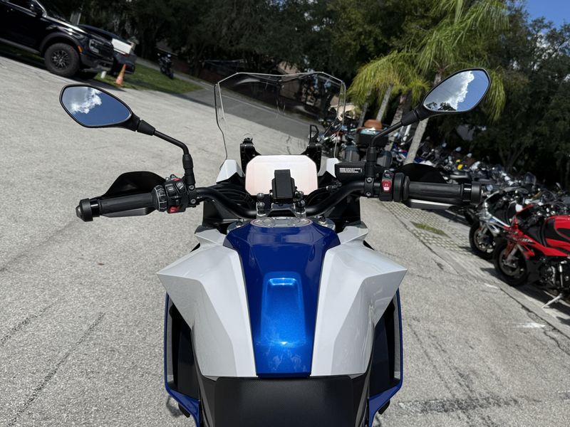 2026 BMW F 900 XR