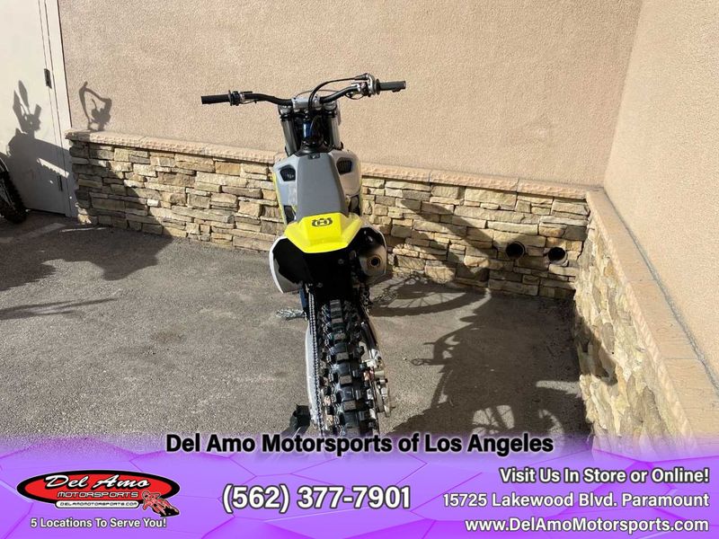 2024 HUSQVARNA TC 125  in a WHITE exterior color. Del Amo Motorsports of Los Angeles (562) 262-9181 delamomotorsports.com 