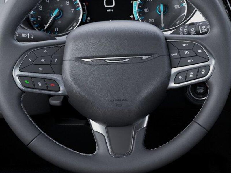New 2027 Chrysler Pacifica SelectImage 19