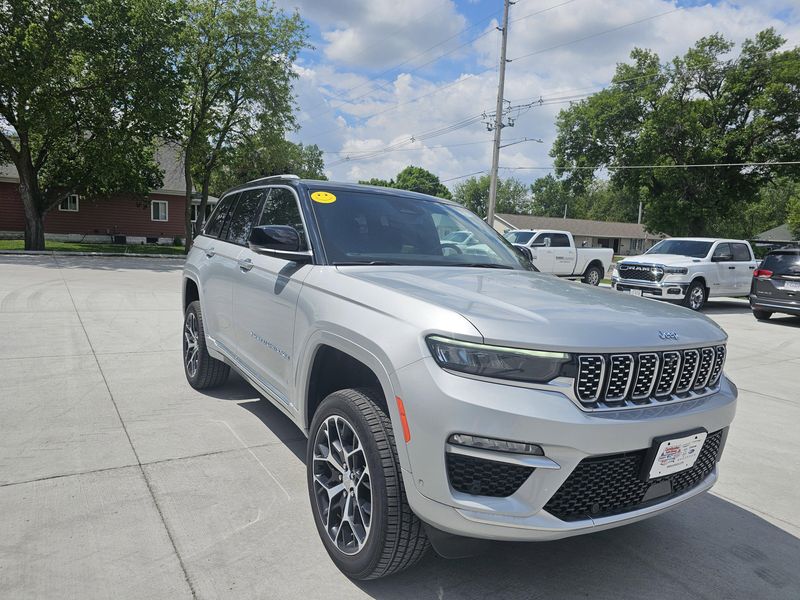 2023 Jeep Grand Cherokee Summit Reserve 4xeImage 2