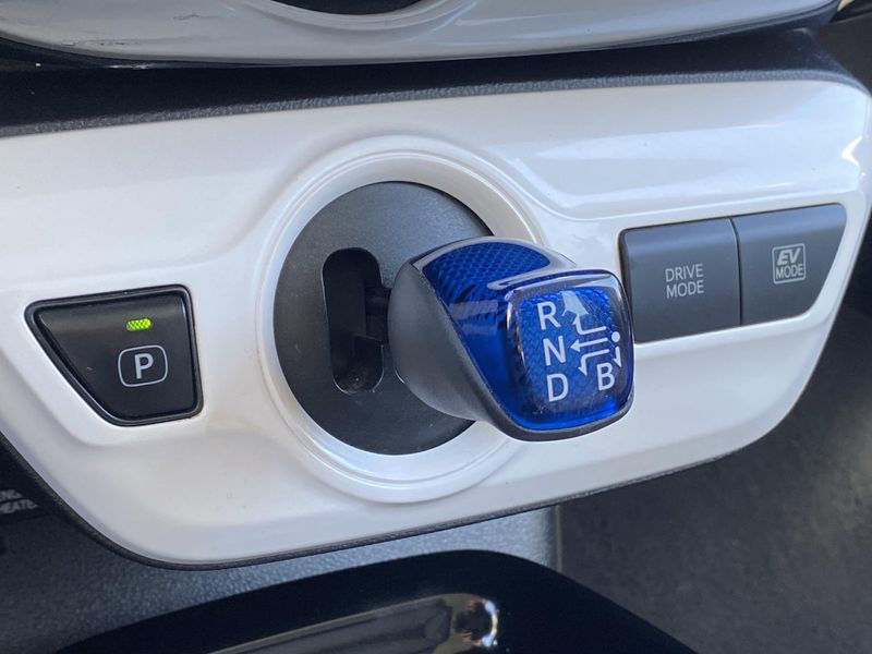 2017 Toyota Prius Image 23