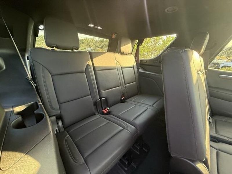 2025 Chevrolet Tahoe Z71 photo 11