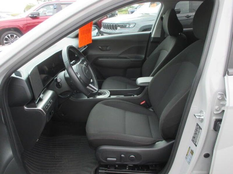 Used 2024 Hyundai Kona SELImage 14