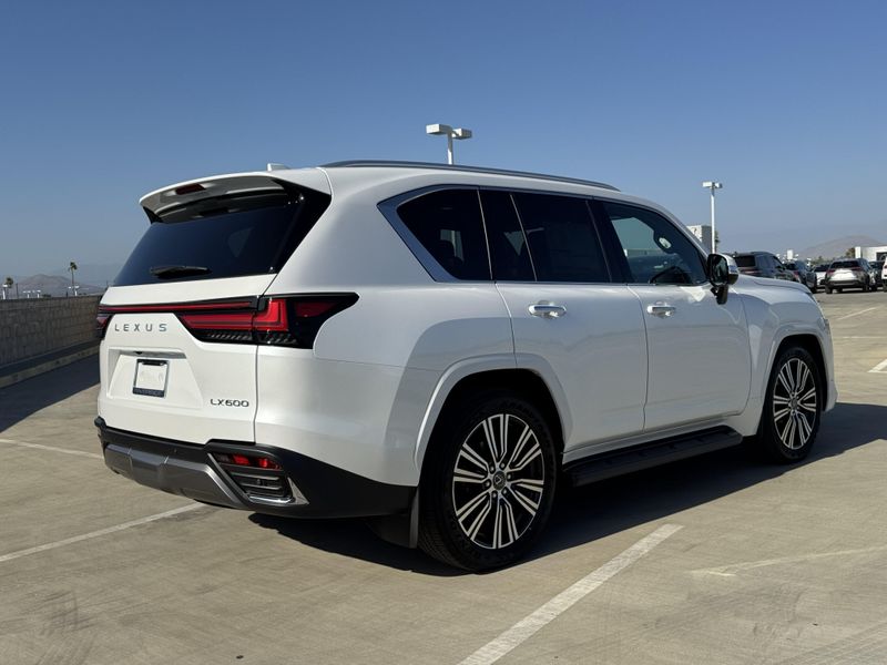 New 2026 Lexus LX 600 LuxuryImage 11