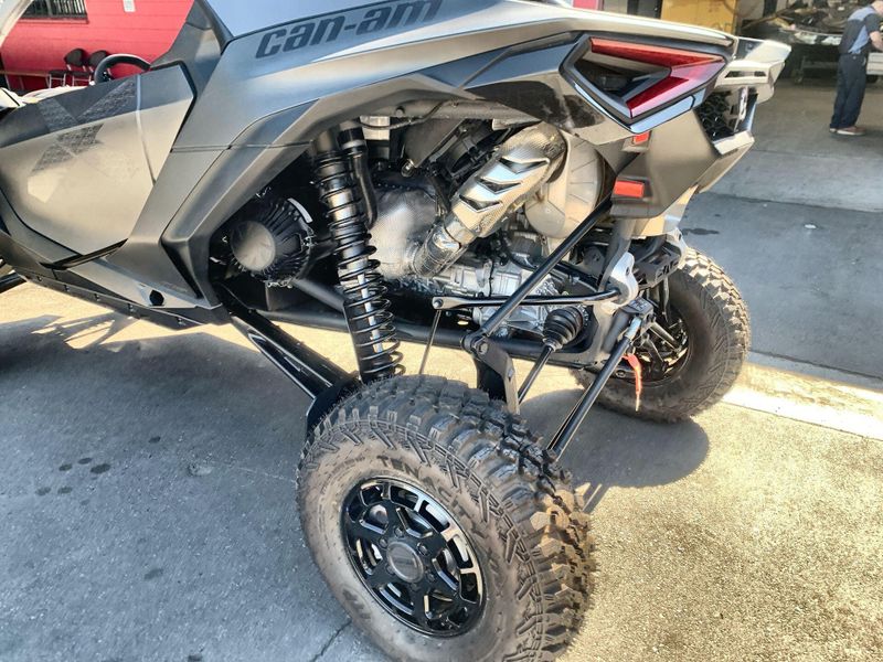 New 2025 Can-Am MAVERICK R X 999T DCT Image 14