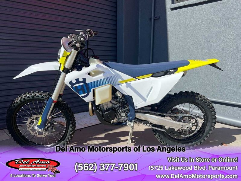 2024 HUSQVARNA FE 501W  in a WHITE exterior color. Del Amo Motorsports of Los Angeles (562) 262-9181 delamomotorsports.com 