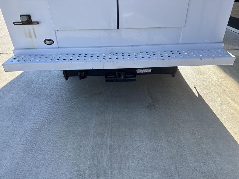 Used 2017 Chevrolet Express Cutaway Image 8