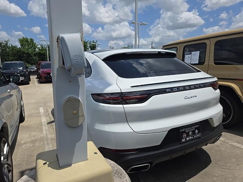 2022 Porsche Cayenne Coupe BaseImage 4