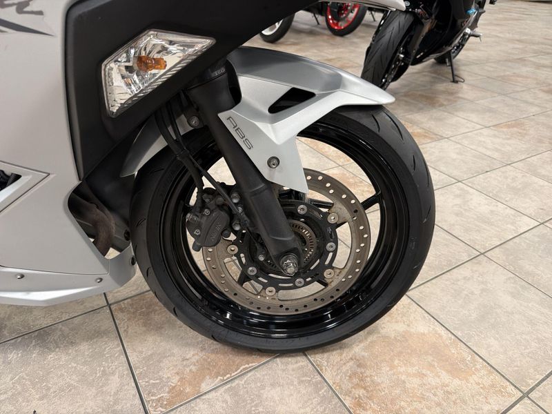 Used 2025 Kawasaki NINJA 500 Image 19