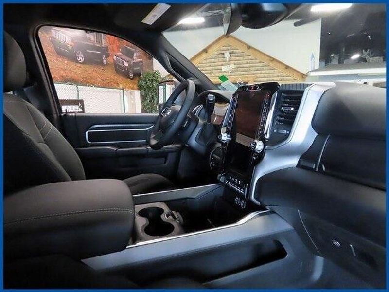 2025 RAM 3500 Big HornImage 7