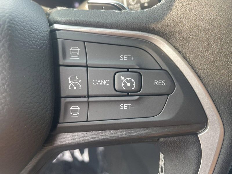 2024 Jeep Grand Cherokee Altitude XImage 21